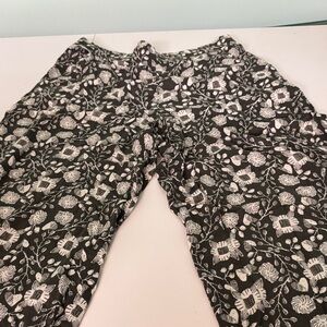 Max Studio Monochrome Floral Pants